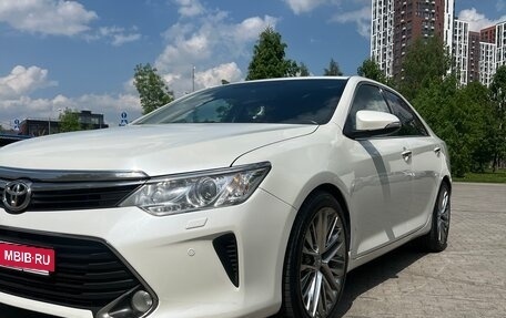 Toyota Camry, 2016 год, 2 100 000 рублей, 2 фотография