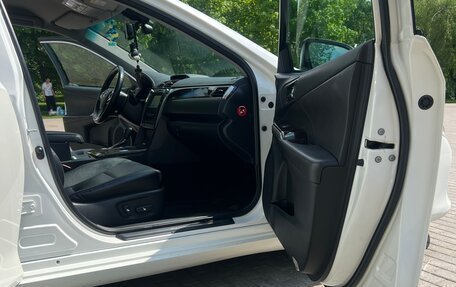 Toyota Camry, 2016 год, 2 100 000 рублей, 12 фотография