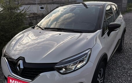 Renault Kaptur I рестайлинг, 2017 год, 1 250 000 рублей, 2 фотография