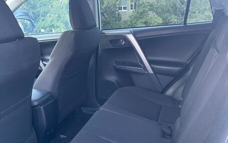 Toyota RAV4, 2017 год, 2 200 000 рублей, 6 фотография