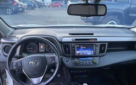 Toyota RAV4, 2017 год, 2 200 000 рублей, 7 фотография