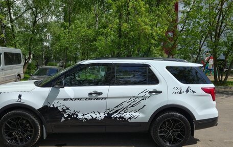 Ford Explorer VI, 2018 год, 3 800 000 рублей, 2 фотография