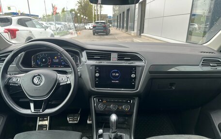Volkswagen Tiguan II, 2018 год, 2 549 000 рублей, 6 фотография