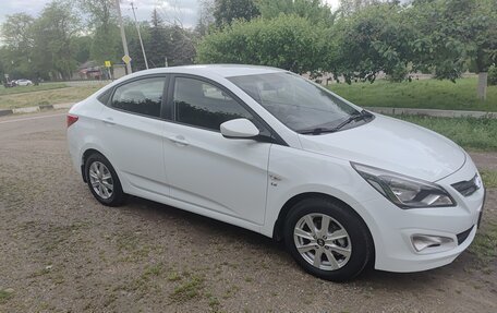 Hyundai Solaris II рестайлинг, 2016 год, 890 000 рублей, 2 фотография