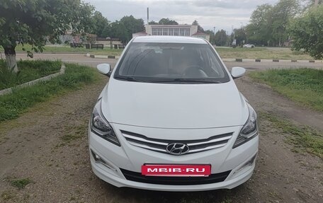 Hyundai Solaris II рестайлинг, 2016 год, 890 000 рублей, 3 фотография