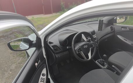 Hyundai Solaris II рестайлинг, 2016 год, 890 000 рублей, 7 фотография