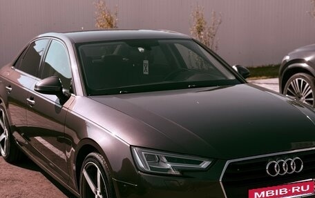 Audi A4, 2019 год, 1 850 000 рублей, 4 фотография
