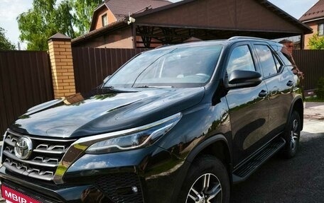 Toyota Fortuner II, 2020 год, 4 090 000 рублей, 2 фотография