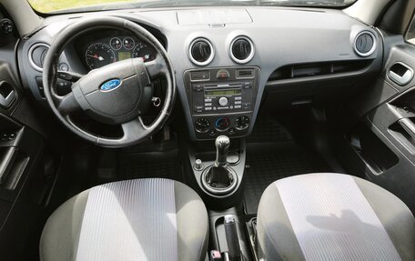 Ford Fusion I, 2006 год, 395 000 рублей, 2 фотография
