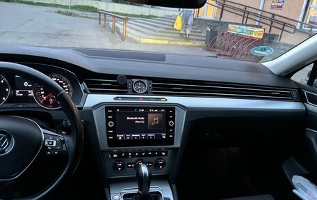 Volkswagen Passat B8 рестайлинг, 2018 год, 1 495 000 рублей, 24 фотография