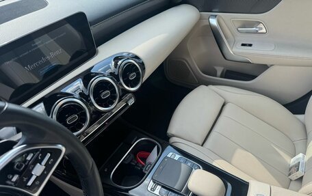 Mercedes-Benz A-Класс, 2019 год, 2 620 000 рублей, 9 фотография
