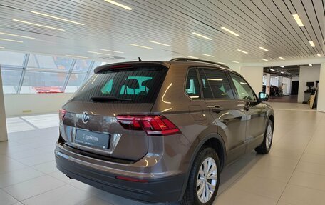 Volkswagen Tiguan II, 2019 год, 1 797 000 рублей, 2 фотография