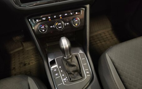 Volkswagen Tiguan II, 2019 год, 1 797 000 рублей, 13 фотография