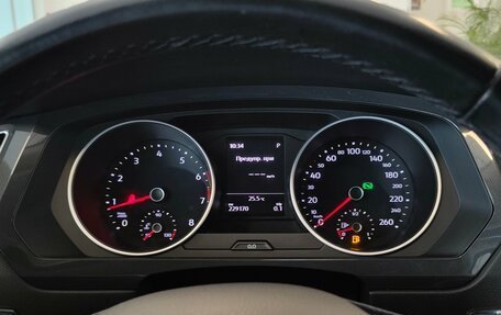 Volkswagen Tiguan II, 2019 год, 1 797 000 рублей, 16 фотография