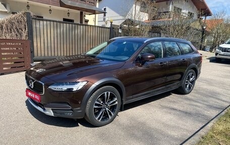 Volvo V90 Cross Country I рестайлинг, 2018 год, 3 300 000 рублей, 1 фотография