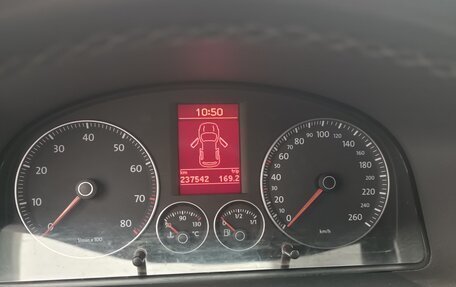 Volkswagen Touran III, 2008 год, 800 000 рублей, 1 фотография