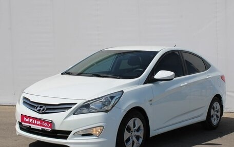Hyundai Solaris II рестайлинг, 2015 год, 1 290 000 рублей, 1 фотография