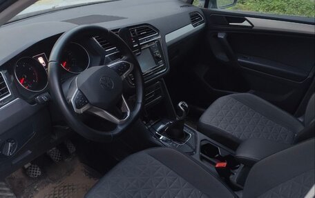 Volkswagen Tiguan II, 2021 год, 1 650 000 рублей, 8 фотография