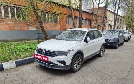 Volkswagen Tiguan II, 2021 год, 1 650 000 рублей, 6 фотография