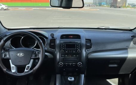KIA Sorento II рестайлинг, 2011 год, 900 000 рублей, 13 фотография