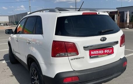 KIA Sorento II рестайлинг, 2011 год, 900 000 рублей, 3 фотография