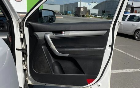 KIA Sorento II рестайлинг, 2011 год, 900 000 рублей, 21 фотография
