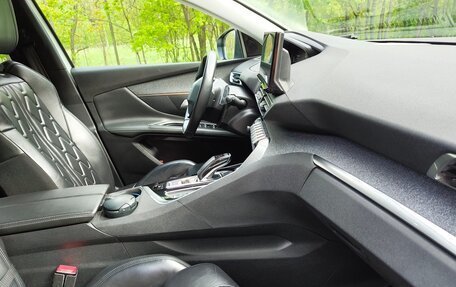 Peugeot 3008 II, 2021 год, 2 400 000 рублей, 6 фотография
