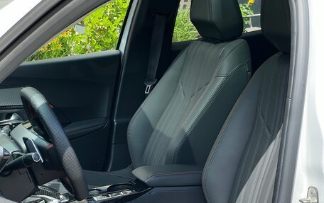 Peugeot 2008 II, 2022 год, 1 890 000 рублей, 6 фотография