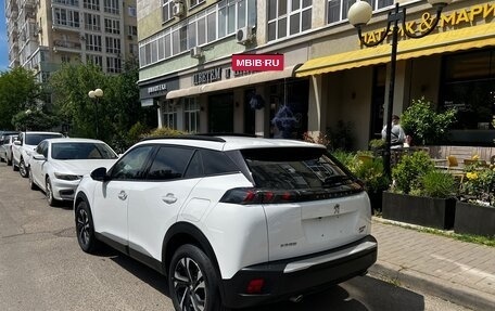 Peugeot 2008 II, 2022 год, 1 890 000 рублей, 4 фотография