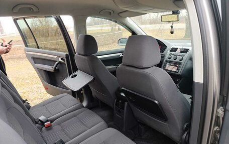 Volkswagen Touran III, 2008 год, 800 000 рублей, 3 фотография