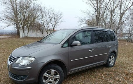 Volkswagen Touran III, 2008 год, 800 000 рублей, 4 фотография