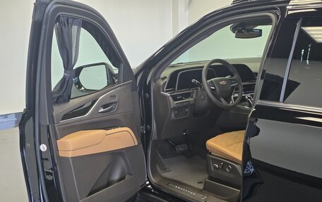 Cadillac Escalade V, 2023 год, 13 990 000 рублей, 10 фотография