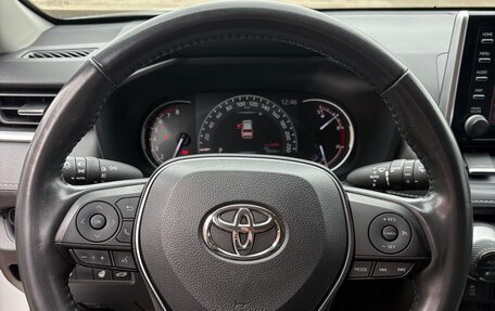 Toyota RAV4, 2021 год, 3 290 000 рублей, 6 фотография