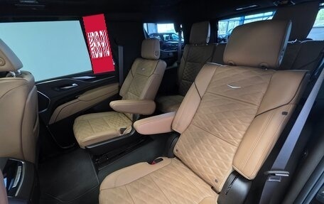Cadillac Escalade V, 2023 год, 13 990 000 рублей, 17 фотография