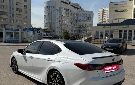 Toyota Camry, 2024 год, 3 750 000 рублей, 4 фотография