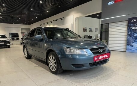 Hyundai Sonata VI, 2005 год, 690 000 рублей, 3 фотография