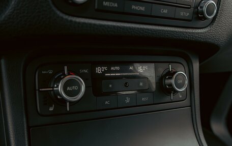 Volkswagen Touareg III, 2012 год, 1 795 000 рублей, 15 фотография