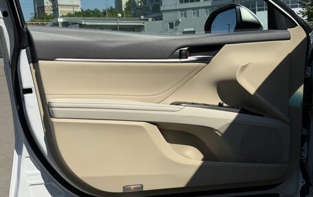 Toyota Camry, 2021 год, 3 350 000 рублей, 12 фотография