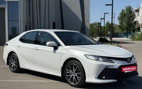 Toyota Camry, 2021 год, 3 350 000 рублей, 7 фотография