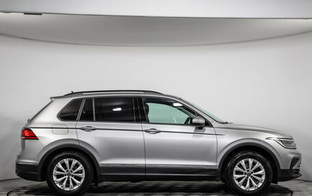 Volkswagen Tiguan II, 2020 год, 2 399 000 рублей, 4 фотография