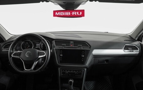 Volkswagen Tiguan II, 2020 год, 2 399 000 рублей, 10 фотография