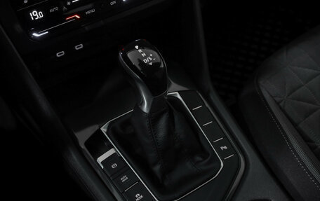 Volkswagen Tiguan II, 2020 год, 2 399 000 рублей, 19 фотография