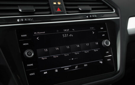 Volkswagen Tiguan II, 2020 год, 2 399 000 рублей, 18 фотография