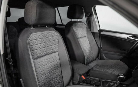Volkswagen Tiguan II, 2020 год, 2 399 000 рублей, 23 фотография