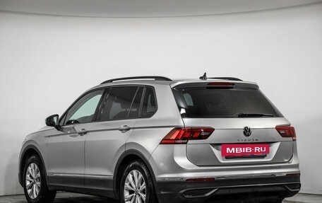 Volkswagen Tiguan II, 2020 год, 2 399 000 рублей, 7 фотография