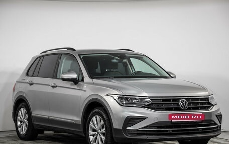 Volkswagen Tiguan II, 2020 год, 2 399 000 рублей, 3 фотография