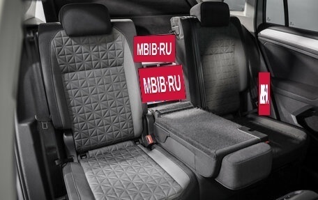 Volkswagen Tiguan II, 2020 год, 2 399 000 рублей, 25 фотография