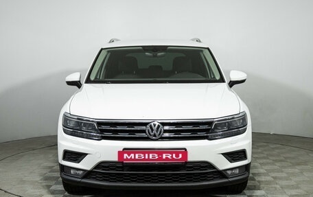 Volkswagen Tiguan II, 2017 год, 2 149 700 рублей, 2 фотография