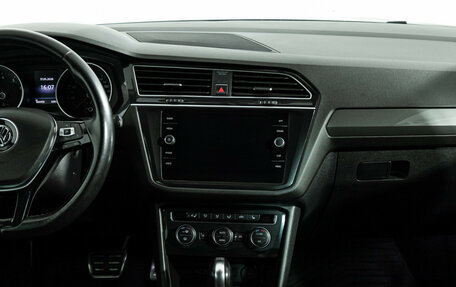 Volkswagen Tiguan II, 2018 год, 1 999 700 рублей, 14 фотография