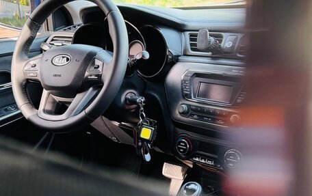 KIA Rio III рестайлинг, 2012 год, 830 000 рублей, 10 фотография